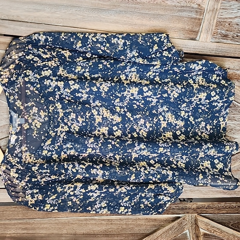LC Lauren Conrad Ladies Floral Blouse - Picture 4 of 5